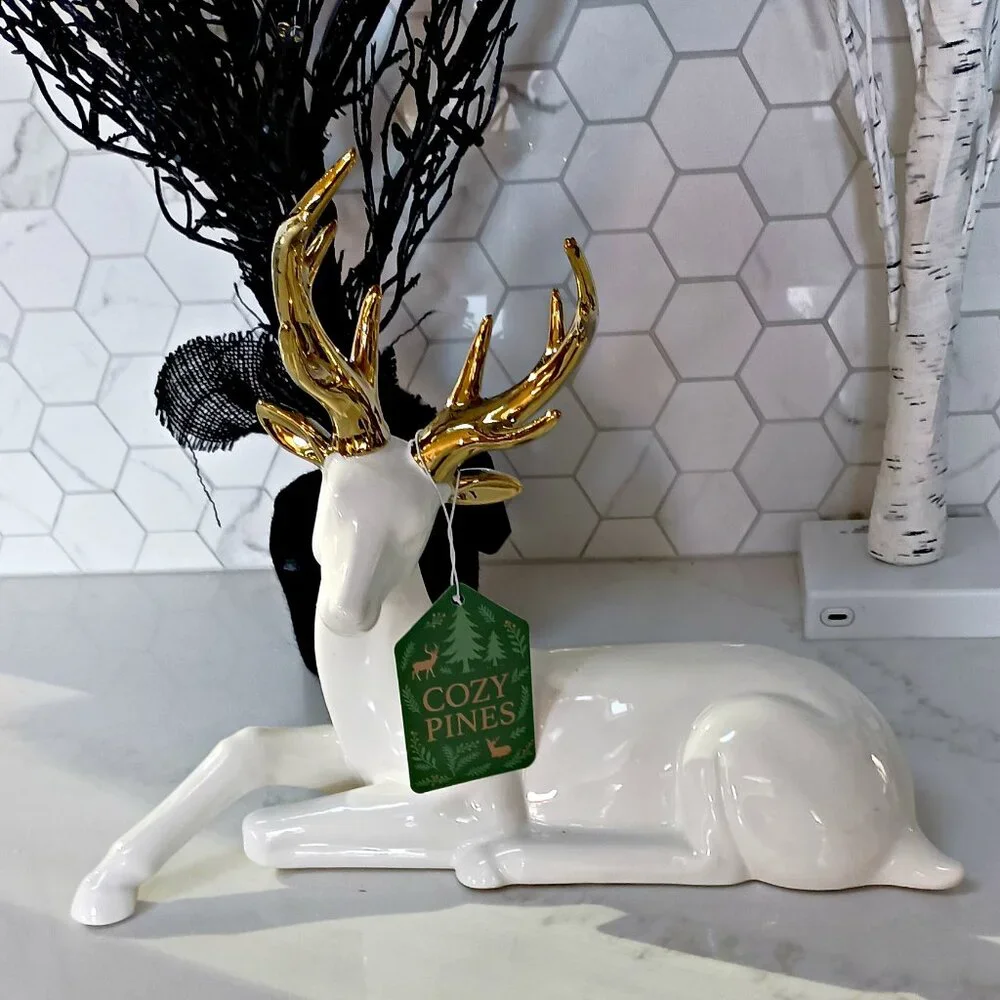 NEW! EXQUISITE GOLD ANTLER DEER DECOR - Picture 1 of 4
